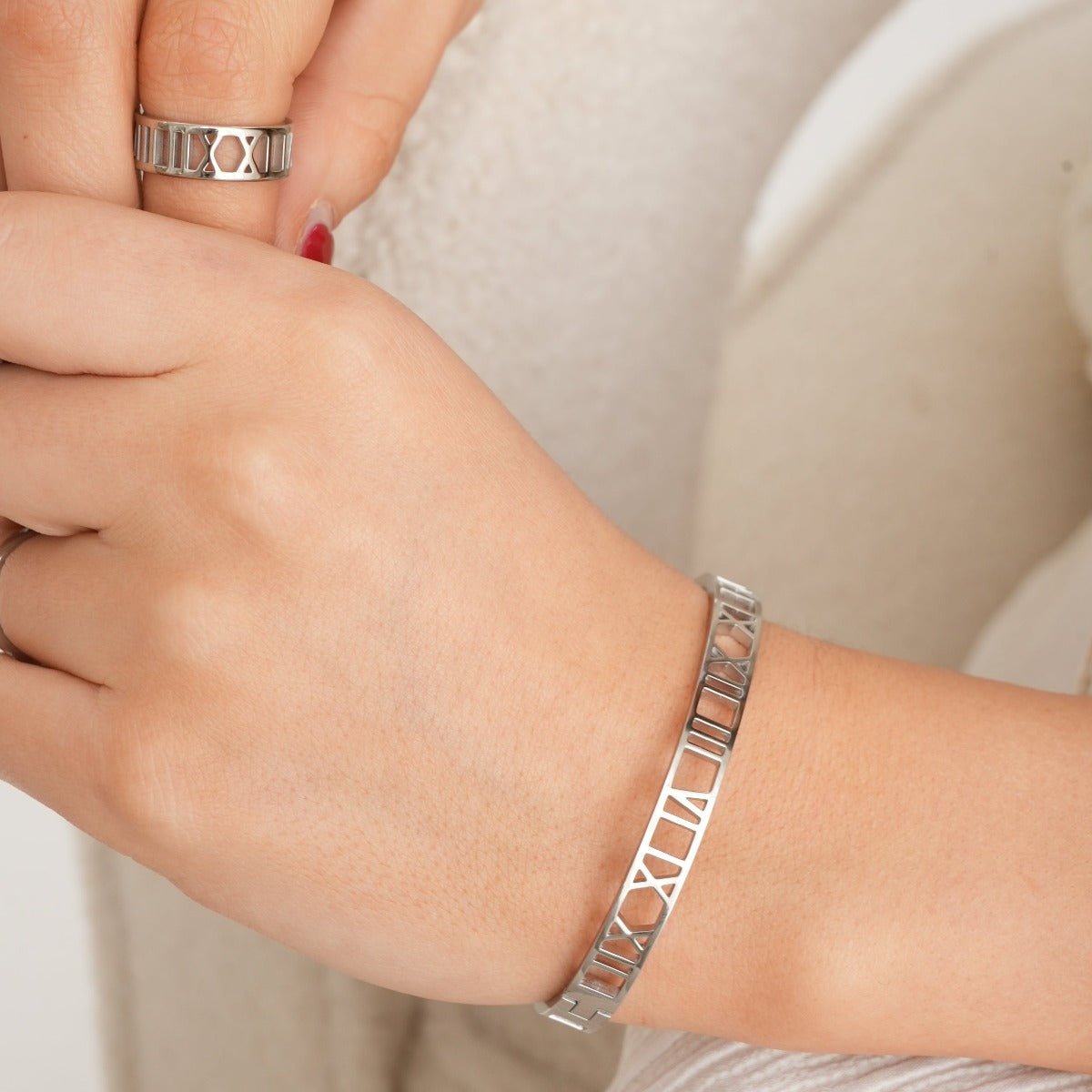 Roman Numeral Bracelet | Silver